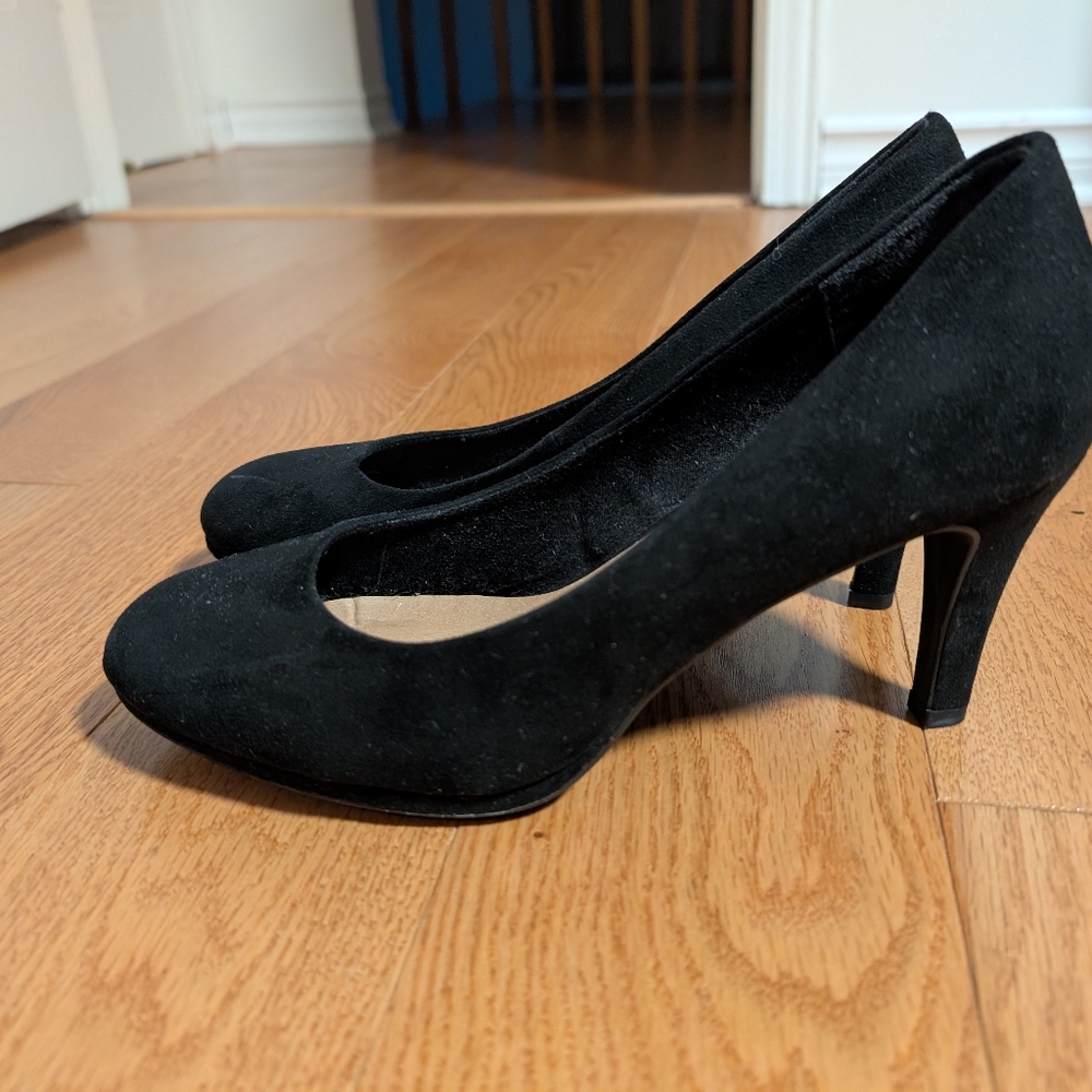 K studio suede like heels